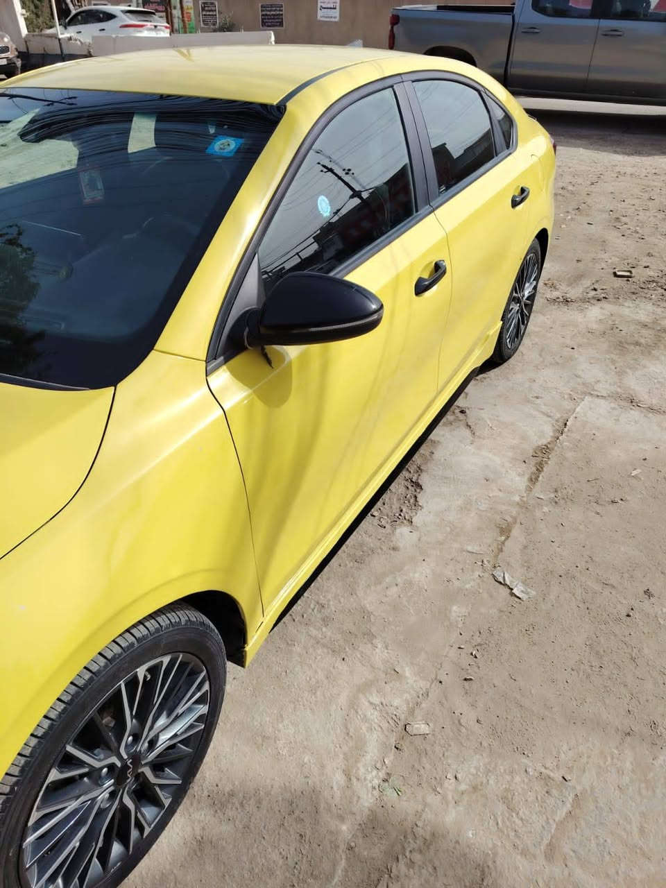 كيا فورتي 2023 السعررررررر 130
نص فول ☑️ 
محرك 2000 دوش المرغوب مكفول وكير مكفول ☑️ 
حادثها جاملغ وشوية بل بنيد بدون دواخل شرط وين ميعجبك افحص شرط السونار  ✔️ 
شاشة كبيرة + كامرة خلفية وكاربلاي وحساس امامي وخلفي ورادار يوكف السيارة اذا اكو شخص كدامك او سيارة + تبريد ثلج  ❄️ + مثبت سرعة + رقم بغداد باسمنا تحويل ثاني يوم + مكاني بغداد + تنبيه نقاط عمياء  ✅  + الشراي يتصل مكاني بغداد رصافه ***********
