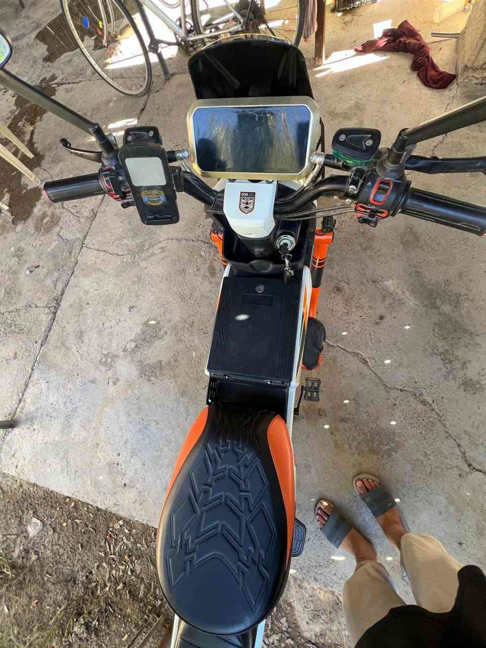 دراجه x900GT الدراجه نضيف من تايرات او كفرات  
او بطاريات شركه ما مبدلات 
اسويج الدراجه نسختين2🔑
شاشه ايباد كاشف اعطال 
مثبت سرعه 
لايت زنون قوي جداً 
شاحنه اصليه معه الدراجه 
السرعه حقيقي 60
السعر 500الف 
كورك ***********
اثير ***********
