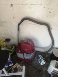 مكنسة • كهربائية