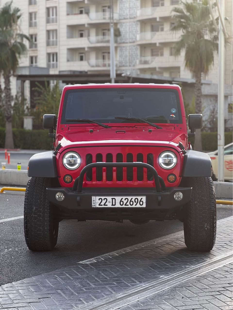 jeep wrangler 2018 
جێپ رانگلەر سپۆرت
سەیارەکە زۆۆر خاوێنو پاکە 
تەنها نیو چاملخی بۆیاخە 
سەیارەکە 82 هەزار مایل رۆیشتیە 
گێر مەکینە هاوزن دەبل ئەکسل هەموو بە شەرت 
سەیارەکە لە هەولێرە 
سعری 164 وەرەقە مەجالەکی کمی تیدایە 
واتساب *********** أربيل, العراق
