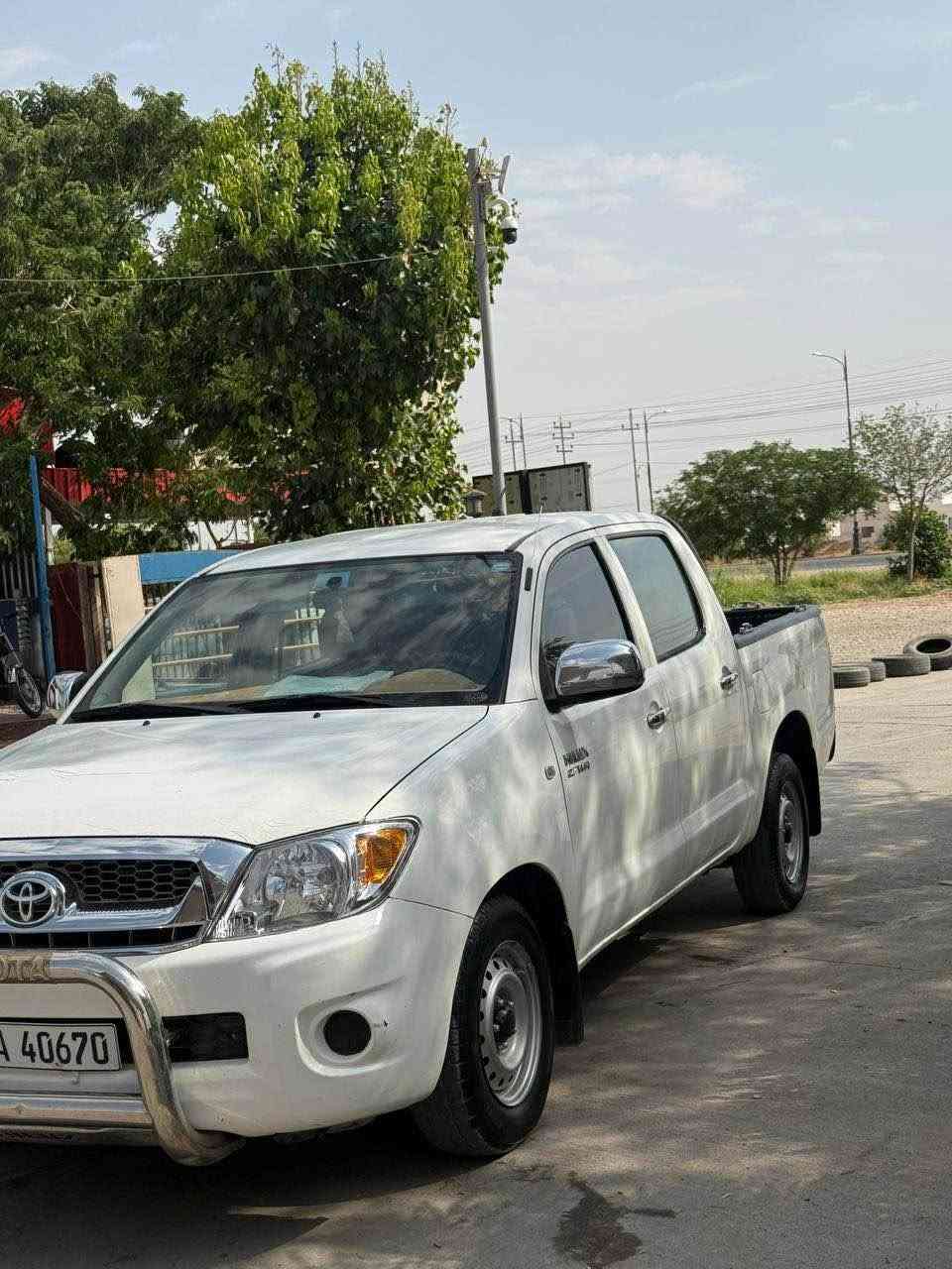تۆیاتا مەرزیە ٢٠٠٩ بێ بۆیاخ سەنەوی تا ٢٠٣١ تازەیە بە ناو خۆمانەوەیە
سەنەوی و ڕەقەم و ژینگەو ڕێگاوبان تازەیە 
گێڕ و مەکینە بەشەرت نەکراوەتەوە
سەیارەکە بێ عەیبە و هی ماڵە و هیچ نوقسانی نیە 
لێدرامی نیە 
سۆنەری دانراوە زۆر پاکە و ماڵی دۆستە 

***********
*********** كالار, السليمانية
