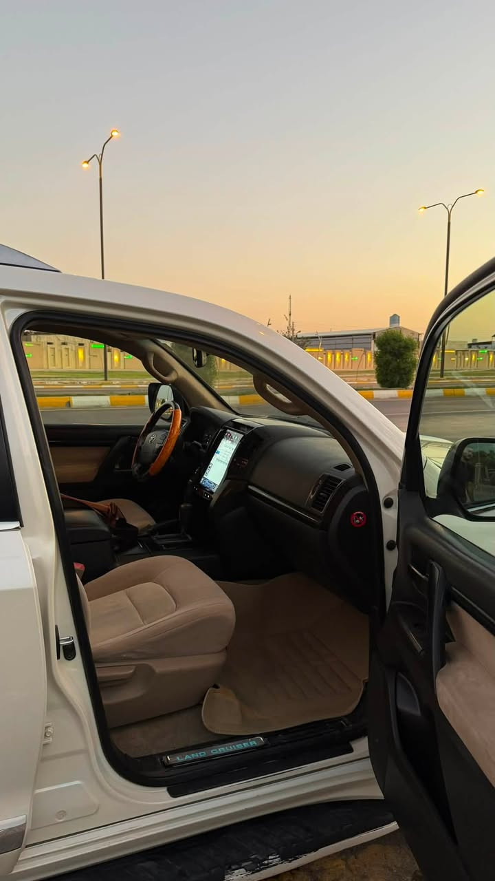 السلام عليكم، لاند كروزر 2008 للبيع، وارد قطري بدون صبغ او ضربة، محرك V8 4.6، تخم تاير جديد، باتري جديد، فيول بمب جديد، دخول ذكي، بصمة، محدثة 2014, لايت ليد عالي وناصي، السبير مالتها موجود بس ما مشدود
السيارة مكانها الأنبار الگرمة، السعر 230 وبيها مجال بسيط، الشراي يتصل وحياه الله ***********
