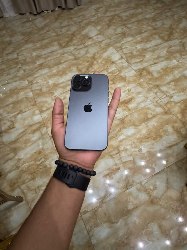 آيفون ١٦ برو ماكس • ٢٥٦ • بطارية ٩٦٪