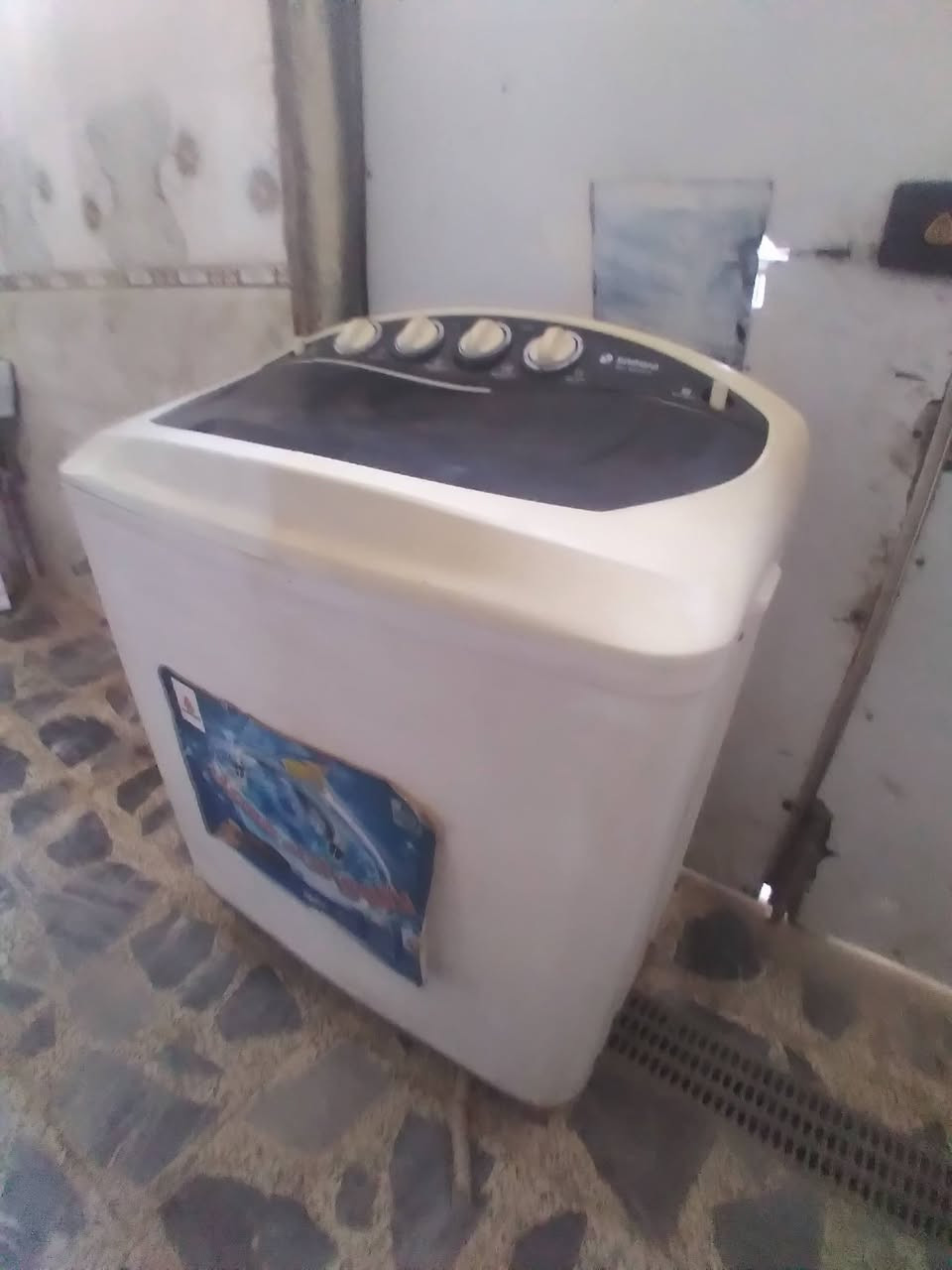 غساله للبيع. شغاله غسل وتنشيف. سعر ٦٠ وبيه مجال عنوان حي الكوفه ***********
