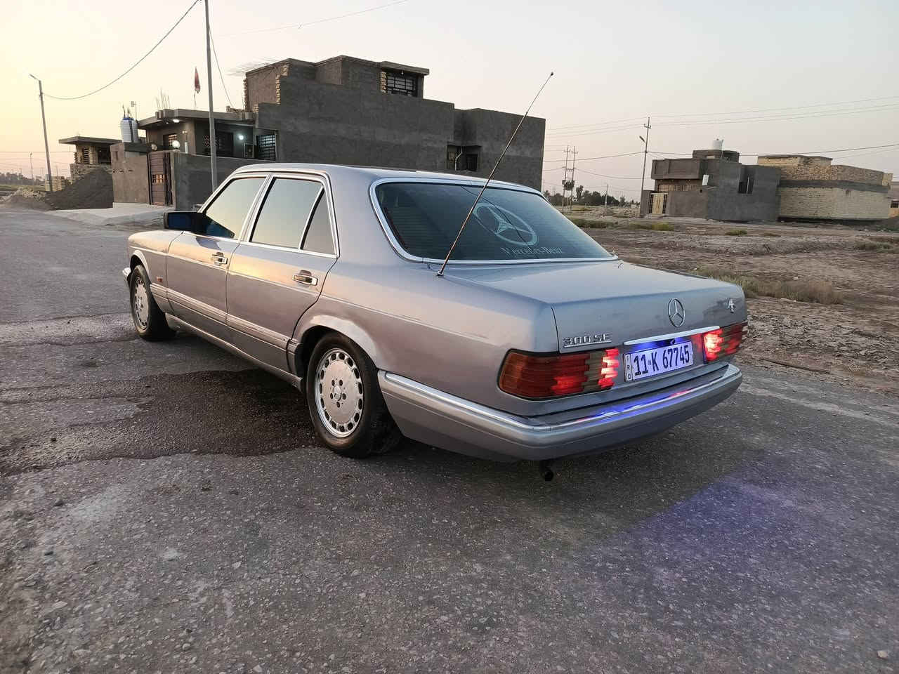 مرسيدس جانبو • ٨٤ • رقم بغداد