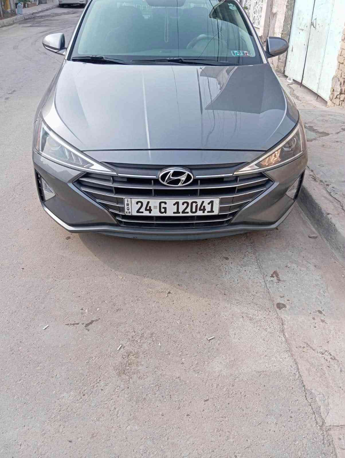السلام عليكم النتره للبيع موديل 2019 شمالي وراد امريكي ماشيه جوه الميه كم نضيفه ومال بيت  حادثه جاملغ وباب جهة السايق سعره 125 وبيه مجال حك الجيه العنوان بغداد الرقم للتصال : ***********

