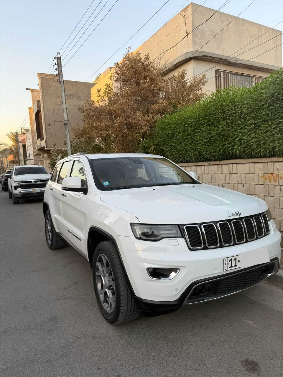 السلام عليكم جيب كراند شيروكي خليجي لمتدد 2019 فول مواصفات
فور ويل 4*4 بونراما كشن كهرباء و خزن ميموري وجلد كريمي تدفئه وتبريد حساسات امامي خلفي شاشة جبيرة درايف مود مري كهرباء اوتو ستوب تشغيل عن بعد تبريد قطعتين دبل اكزوز تدفئه استيرن بيها هواي مواصفات بعد ماشية 86 الف ميل 
السعر : 248 $ 
بغداد المنصور
***********
