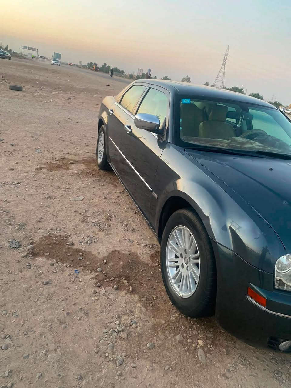 اوباماc300 موديل 2008
رقم نجف دولي سيارة جديدة مكفولة كفاله عامة ماعدا رشات صبغ الهلالات  الخلفية  السعر 115وبيها مجال عنواني ذي قار قضاء الرفاعي  ***********
***********
واتساب موجود
