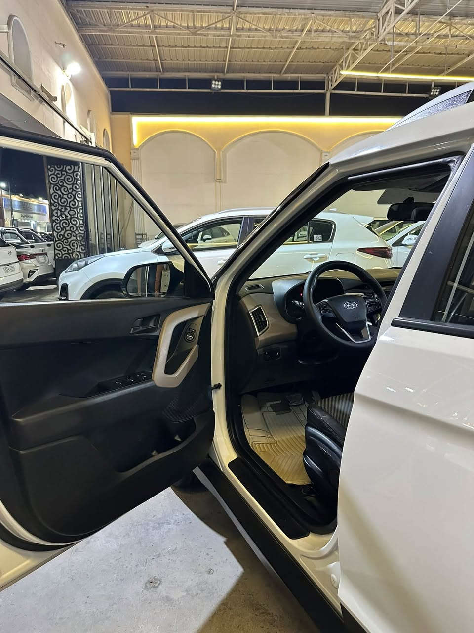 السلام عليكم

للبيع هونداي كريتا 
موديل 2018
خليجي 
سيارة بدون صبغ 
بدون بارد 
مواصفات 
قطعتين تبريد 
مكينة 1600 
كشن مخمل
سيارة بأسمي
رقم انكليزي 
السعر 128$
***********
