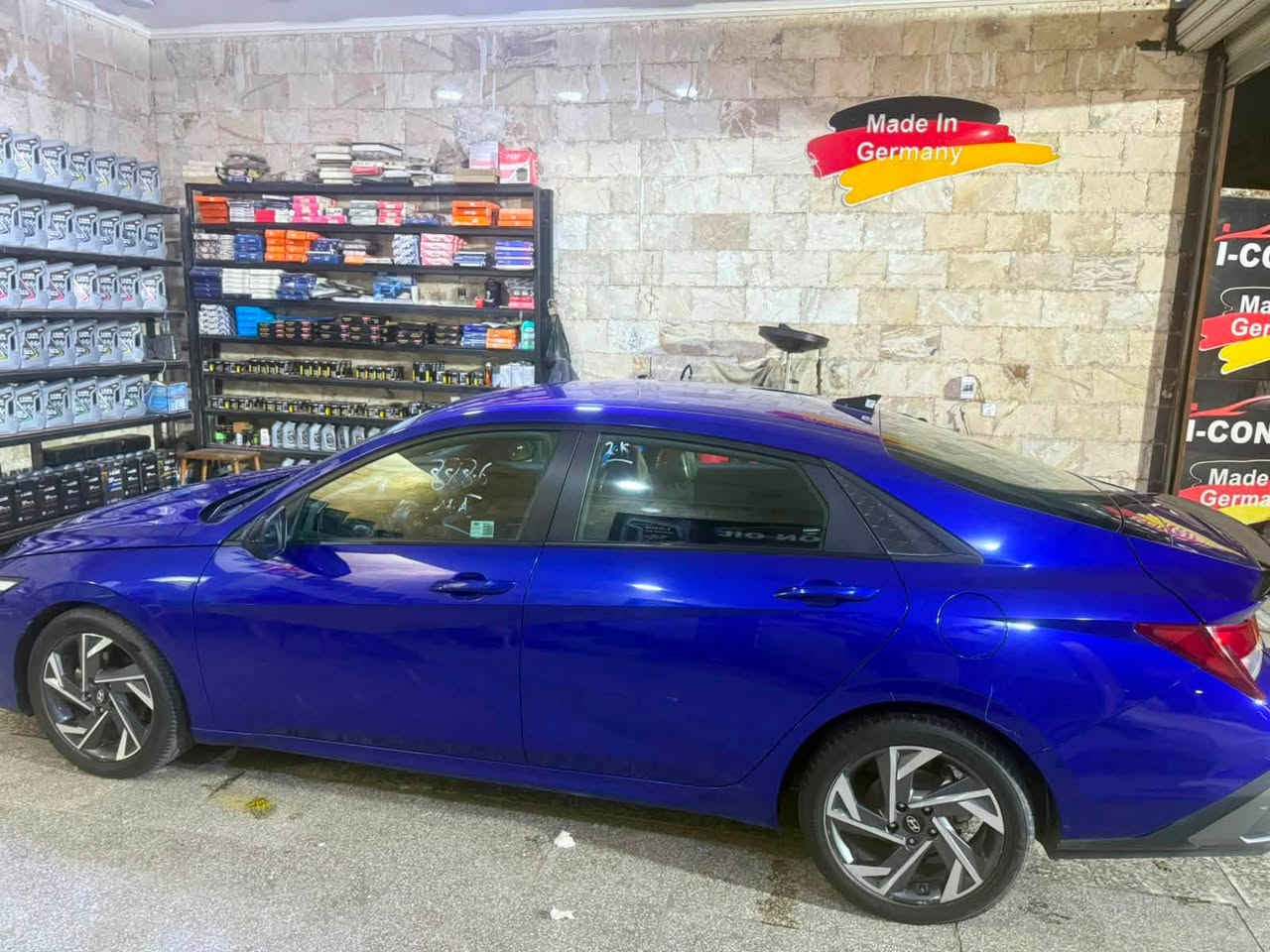 السلام عليكم النتره 
 مكينه2000
وارد امريكي الضربه مثل ما اموضح بل صوره فقط الدوسه ما بيها بعد أي طخه السياره جديده  واحد علا. واحد ماشيه 25 
 السياره عارضها 162
*********** مكاني بغداد جديده
