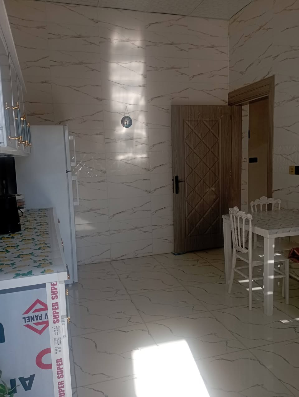 بيت زراعي للبيع ١١٥ متر مربع غرفتين وصاله بناء جديد ٥٥مليون من صاحبها تقع بين حزيران ودور سكك مباشر من صاحبها رقم الهاتف ***********
