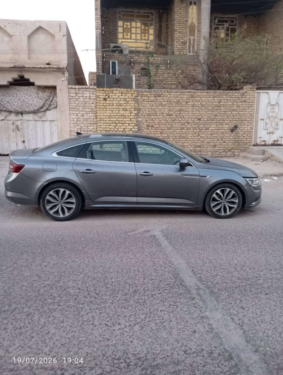 رينو سامسونك موديل ١٦فول مواصفات بني رامه رقم نكليزي هزه جديده مراوس ترهم السعر ٥٥بيه مجال اي استفسار على***********
