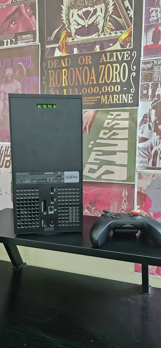 🎮 Xbox Series X (1TB) - المواصفات 🎮
💾 السعة: 1TB
📅 الإصدار / 2023
🌏 النسخة: تصنيع الصين للسوق الياباني 🇯🇵 (نسخة يابانية)
📦 المرفقات:
🎮 يد Xbox Series X الأصلية
📦 الكارتونة الأصلية
🔌 الكيبلات الأصلية
🖥️ الأداء:
🎮 يدعم دقة 4K
⚡ يدعم حتى 120 FPS
💿 مشغل أقراص (Disc Edition)
✨ يدعم HDR + VRR + Ray Tracing
🧼 حالة الجهاز:
✅ نظيف جدًا 
🔧 لم يُفتح ولم يدخل أي محل صيانة
💯 يعمل بكفاءة عالية وبدون أي مشاكل
___________________
- السعر 800 وبي مجال للشراي 
- المكان صلاح الدين _ تكريت 
- تواصل خاص او واتساب ***********
