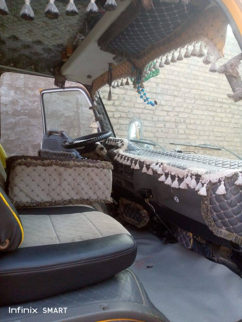 السلام عليكم 
كرين شبجه 17 متر تادانو 
فول سيفتي   هدروليك كهرباء باسمي تحويل ثاني يوم سياره خير من الله سياره جديده 
المكان بغداد / الشعب 
السعر 4500
***********

نص مكتوب في الصور:
- Infinix SMART