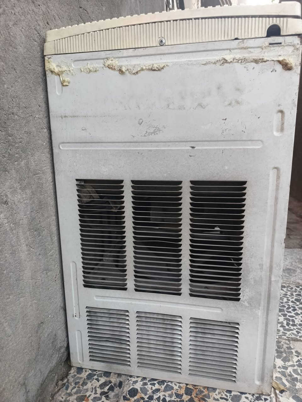 مكيف للبيع بغداد حي النورين قرب فلكة حجي مهدي متواجد خاص أو ***********
