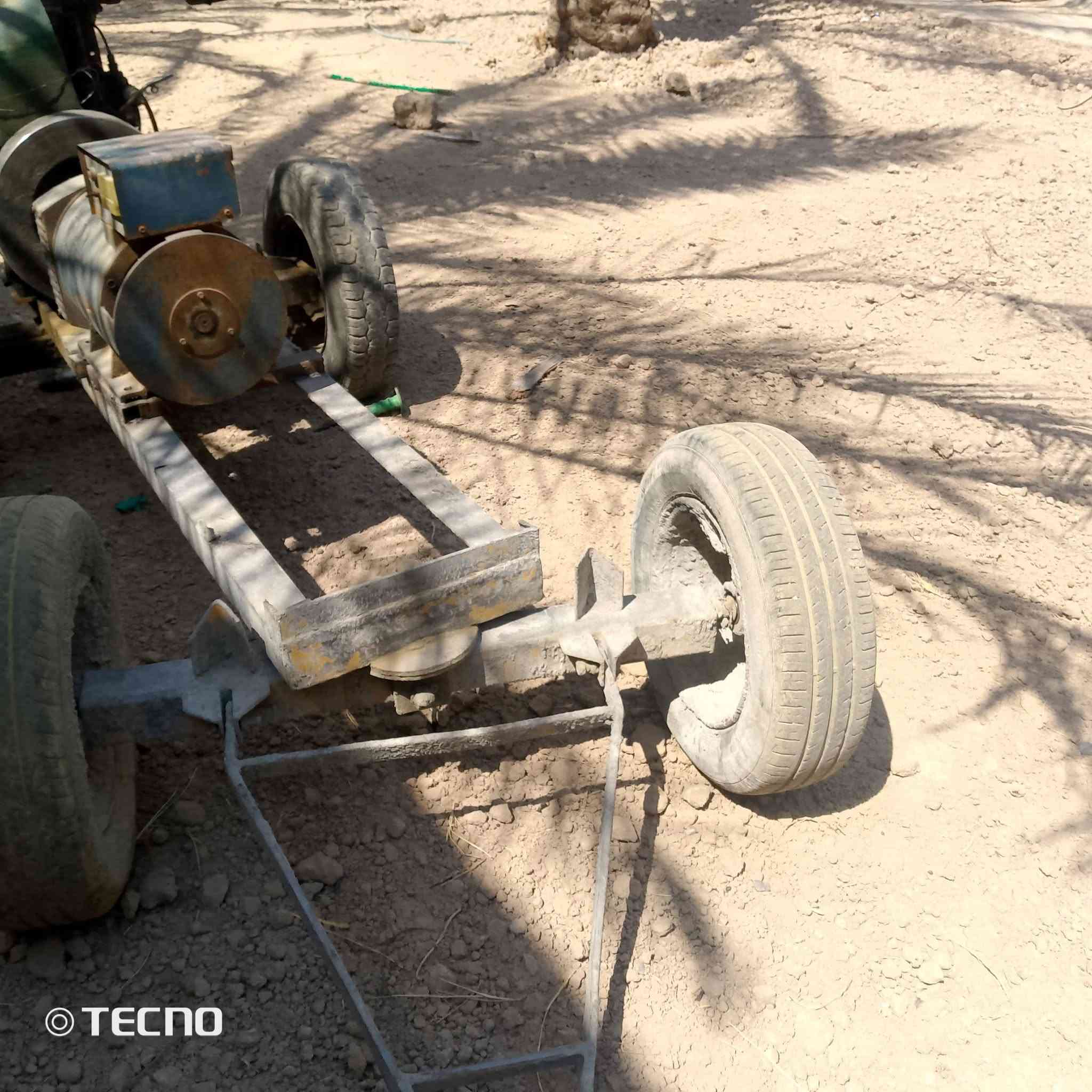 السلام عليكم البيع ‏‪***********‬‏

نص مكتوب في الصور:
- TECNO