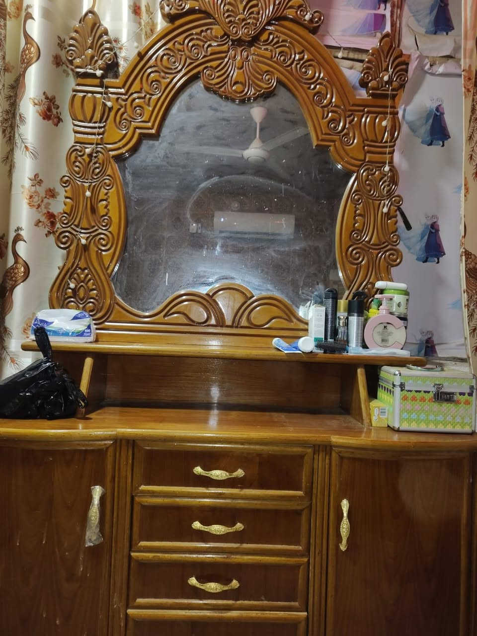 غرفة للبيع صاج اصلية ثقيل مستخدمة قليل المحتويات
جرباية وملحقاتها
كنتور 
ملحق كنتور 
ميز تواليت 
كومدي 2 

السعر 800 
المكان الكوت 
الرقم 
***********
واتساب وخط
