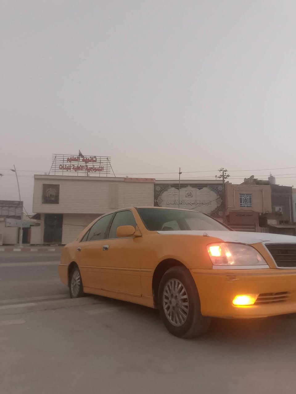 سلام عليكم من رخصت ادمن
ملكه مديل 2003
مواصفات 
لختصر كلام موصفات مبينه 
رقم احمر سياره وكاله ثاني يوم وكاله بورقه راعيه يسوي 
دوشمه اربع سماعات ومضخمات اثنين اكلوبات بيبان شغاله تنته نضيفه بور كاردن تخم تاير ويل نجمه جنطه كهربائي 
مابيه ضربه كصه قماره عوزه صدر بوجهك على باب لله تبريد فقط غااز اكرر فقط غاز مكان ناصريه راسلني خاص وتدلل 
مستعجل على بيعه سعر 26 وبيه مجال للعزاز
