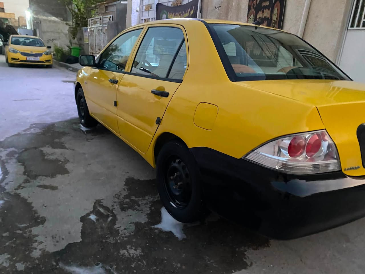 سلام عليكم لانسر موديل 2010مال مصرف بدون تحويل وماندل صاحبه ابيع واقع حال اتهد سرقه وعشاير سياره نضيفه كل جاهز عده تبريد بيه مكانت صبغ رقم الماني سنويه عضم مكان سياره بغداد اقره منشور وخابر وني خادم سعره ٣٨🙏***********
