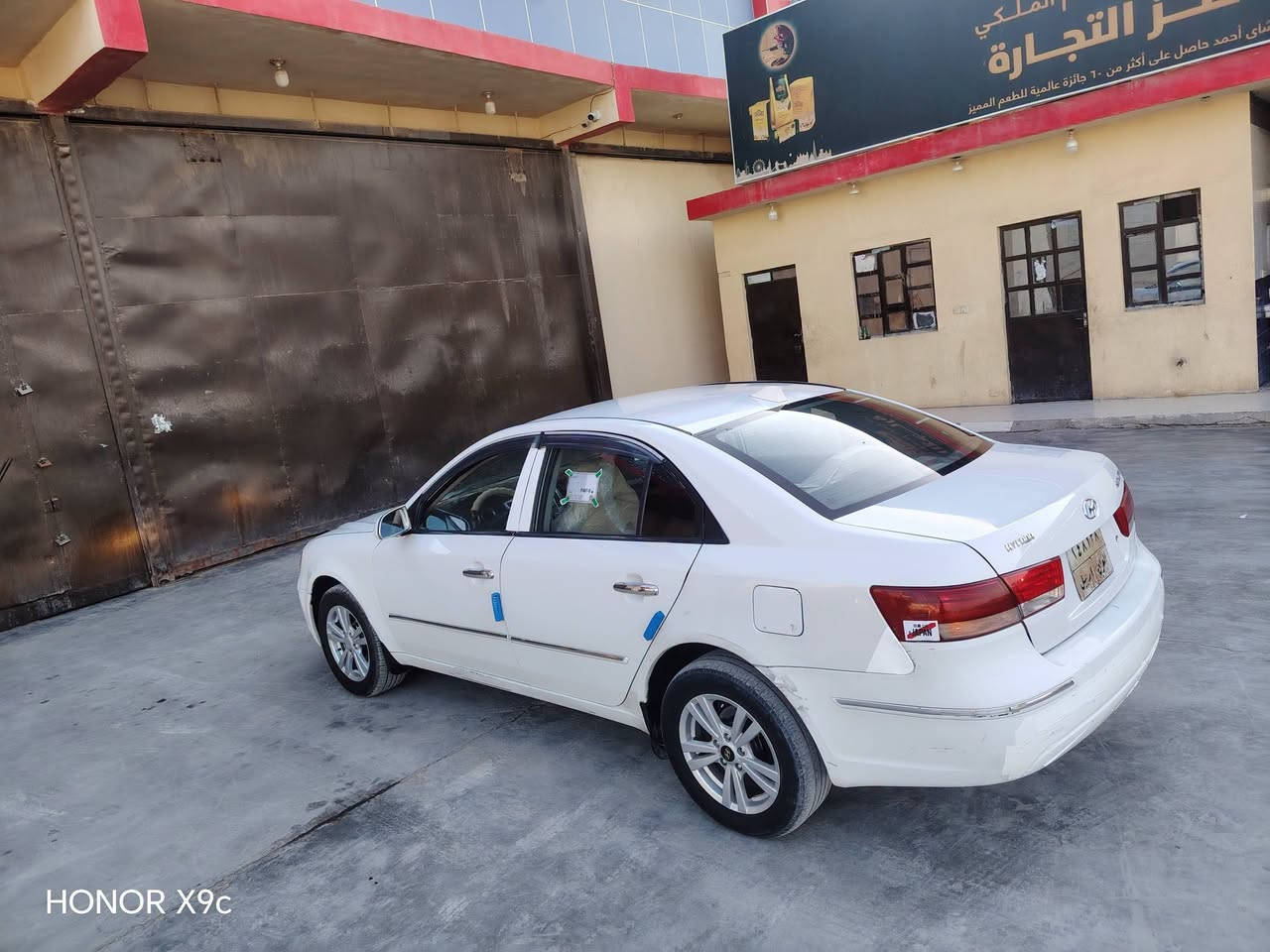 سلام عليكم للبيع او مراوس حسب القناعه سوناته ٢٠٠٩ خليجي  محرك دوش خمس نمر  محرك جديد مال حاويه مشدود صدر امامي خلفي منفوض تبريد ثلج سياره حلوه وجاهزه بدون نقص بيه رشات صبغ بسيطه بدون دواخل  تقريبن اربع قطع سعر ٩٥ وبيه مجال بسيط مكانه رمادي ***********

نص مكتوب في الصور:
- HONOR X9c