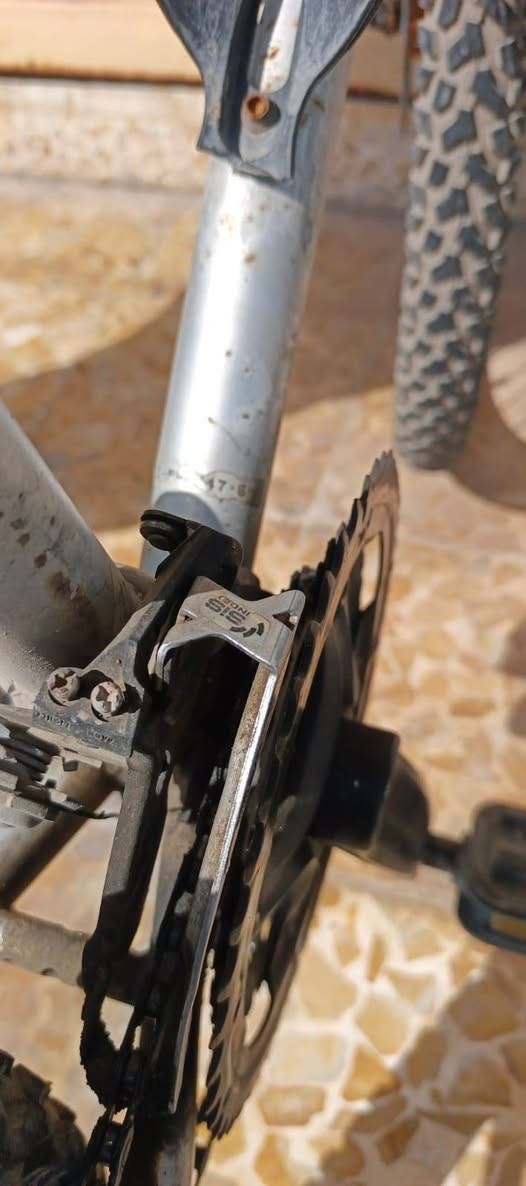السلام عليكم 
للبيع او مراوس 
دسكات 
فور ويل 
الگير الورة شغال بس الگدام قمجة 
كامل ماناقصو شي نضيف 
السعر بلاش 55 وبي مجال تعال وتدلل 
*********** متواجد بس واتس اب 
العنوان يارمجة الشرقية شارع كركوك اشتغل بمحل تعال ويصير خير
