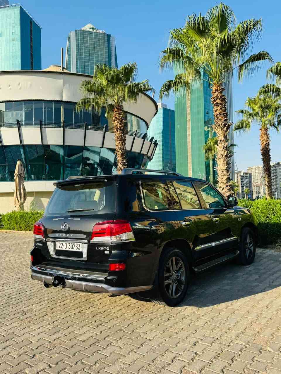 ‏للبيع لكزس LX 570 2015
السعر 325$بيها مجال
رقم أربيل باسمي
السياره بيها قطعه صبغ ويا يجي تيزاب شويه للصقف بدون ايرباك بدون دواخل 
ماشيه 150الف كيلومتر

——— 👇المواصفات 👇
فول مواصفات ١/١ 
8 سلندر محرك 5700 

* داخل كريمي 🟠
*   كراسي جلد 
*   كراسي كهرباء 
*   تدفئة تبريد بالكشن
*   ٣ شاشات اصلية 🖥
*   تشغيل عن بعد
*   جكات 
*   فور ويل
*   أنظمة قيادة
*‏ CRAWL نظام 
*   ثلاجة 
*   فول تحكم ستيرن 
*   ستيرن كهرباء
*   دبل كير ( عادي+ اوتوماتيك)
*   شفتات كير بالاستيرن
*   دبل حساس ( امامي+خلفي)
*   مرايات كهرباء (شفط)
*   لايت عدسة زنون عالي ناصي 
*   زراك لايت
* السيارة بالواقع احلا من الصور 
للأستفسار الأتصال ⬇️ ☎️
***********
