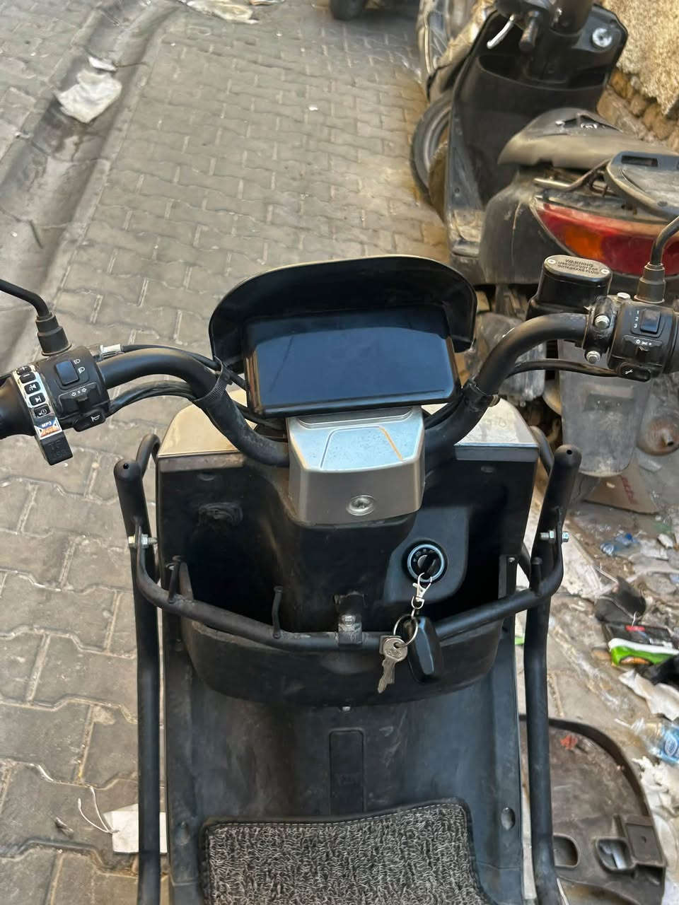 دراجه شحن عل وضع الشركة استخدام جدا قليل للبيع ***********

