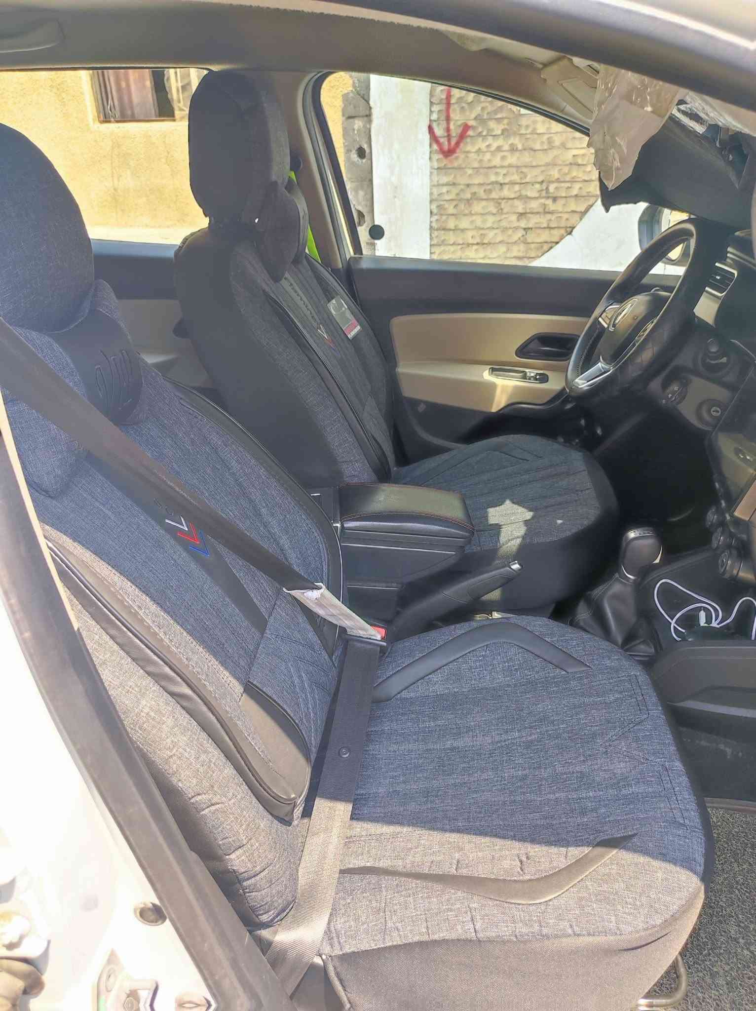 🚗 رينو داستر للبيع
السلام عليكم رينو داستر للبيع كير ومحرك مكفولات لد امامي ومواصفات معروفه هوايه بيه مواصفات 
تخم تاير جديد 
شاشه اندوريد 
حساسات للرجوع مع كامره اماميه 2k
🔹 موديل: 2019
الرقم بغداد انكليزي
🔹 المحرك: 4 سلندر 
🔹 الوقود: بنزين ⛽
🔹 ناقل الحركة: أوتوماتيك
🔹 عدد الركاب: 5 ركاب

✨ سيارة عملية واقتصادية، وسعرهه مناسب الشراي يتصل 

📞 للاستفسار: ***********

نص مكتوب في الصور:
- كووؤول