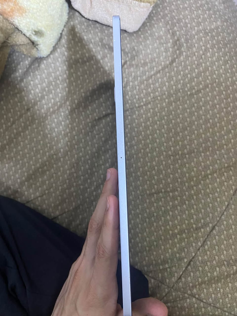 سلام عليكم ايباد ابل معالجm2عربي شرق اوسط بطاريا 88جهاز نضيف ومداخل صيانه انتبه نسخه الشرق الاوسط مو الامريكي ذكرة256جهاز فقط هاي الكامرات الي بيها فطر خفيف وممبين ومايهم اصلن علما ان جهاز 2023كارتونه ويا سعرا 800وبي مجال للشراي توصيل موجود رقم الهاتف وتساب *********** عنواني بصرة
