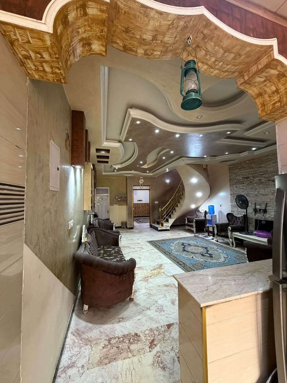 🏡 بيت للبيع في زيونة – محلة 718
📍 موقع مميز جداً

🔹 المساحة: 152.5
🔹 الواجهة: 6.10م
🔹 النزال: 25م
🔹 ثلاثة طوابق
🔹 غرف نوم: 5
🔹 خدمات:3
🔹 الأرضيات: مرمر بالكامل

✨ بيت بمواصفات مميزة ومساحة مناسبة، في موقع مطلوب ضمن زيونة.

للتفاصيل أكثر والمعاينة:
📞***********
***********
