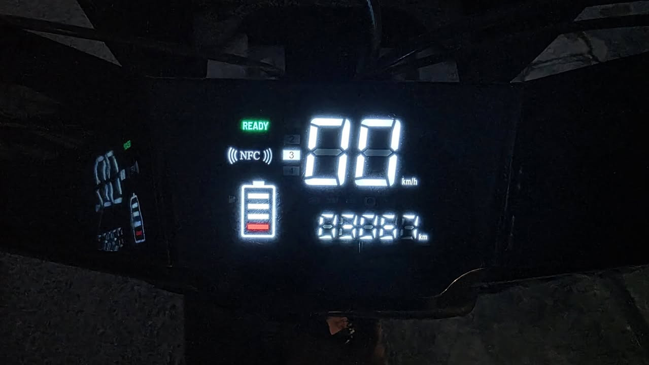 السلام عليكم
دراجة شحن للبيع ⚡️⚡️
ماطور 1800W💪💪✈️
5 باتري 🔥
موديل 2025⭐️
 تشغيل عن بعد 
اسويجين 
اضائة سكن و عالي 
ماشي قليل 
السعر 280 الف 
رقم التلفون 
***********
