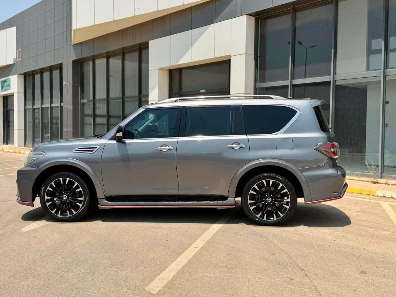 ﷽
‏ NISSAN ARMADA 2018 

▫️نيسان ( أرمادا 2018) فول مواصفات بدون فتحة

🔹فور ويل ( دفع رباعي )✅

🔹لون نفطي

◽️محرك ( V8 5.6L ) تمانية سلندر

🔷داخل بيجي

🔷ماشيه ( 72 ) الف  حقيقي

🔷سياره فول مواصفات بدون فتحة

🔷محرك _(5.6L)-(v8)

🔹گير محرك بشرط مامفتوح جديد كل على وضع بيلادي

◽️سيارة دعامي و لايت و بگلايت دوسات ويل كل محدث نيسمو 🔥📦

◽️سيارة بيها ( قطعتين و نص صبوغ ) بدون دواخل بشرط

🔹سيارة جديد حيل حيلوة نضيفة

🔹سيارة داخل و خارج كل جديد كل على وضع شريكة

◽️مواصفات

🔹( بصمة - رادار   - تشغيل عن بعد - صندوق شفت - ٧ راكب  - كشنات تتفيئة - كشن و ستيرن خزن -تبريد مركزي - حصاص أمامي و خلفي - لايت ليد و زينون - داخل فورميكا -  بعد )

◽️محرك كير  بشرط مامفتوح

سياره حيل نظيفه كلشي علي بلاد لوك

بسميً السنويه بشرط تحويل و خرامه

سياره مابيها دينار مصرف كامل من كل نواحي

◽️نظافه ١٠٠٪؜ كامل سيرفس بدون نقص و بدون مصرف سياره اي نقص مابيها 

4 أيطارات جديدة تاير و ويل نيسمو

نفسي يوم /تحويل و كاله حاظر

مكان / داخل سليمانيه🌆

◽️سعر _ 179$ 

◽️موبايل /***********
