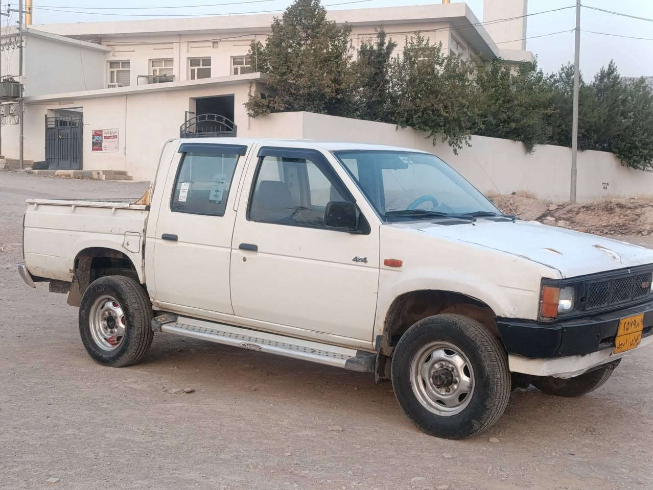 نیسان مۆدێل 1990سەنەوی بەسەرچووە بەشەرتی تەحویل گێڕوو مەکینەو ئەکسلی بەشەرت کۆبۆنی بەنزینی هەیە دەعموو لێدارانی نیە سعری 39گەڵاو کەمێ مەجال شۆێن تەکیە ***********
***********
