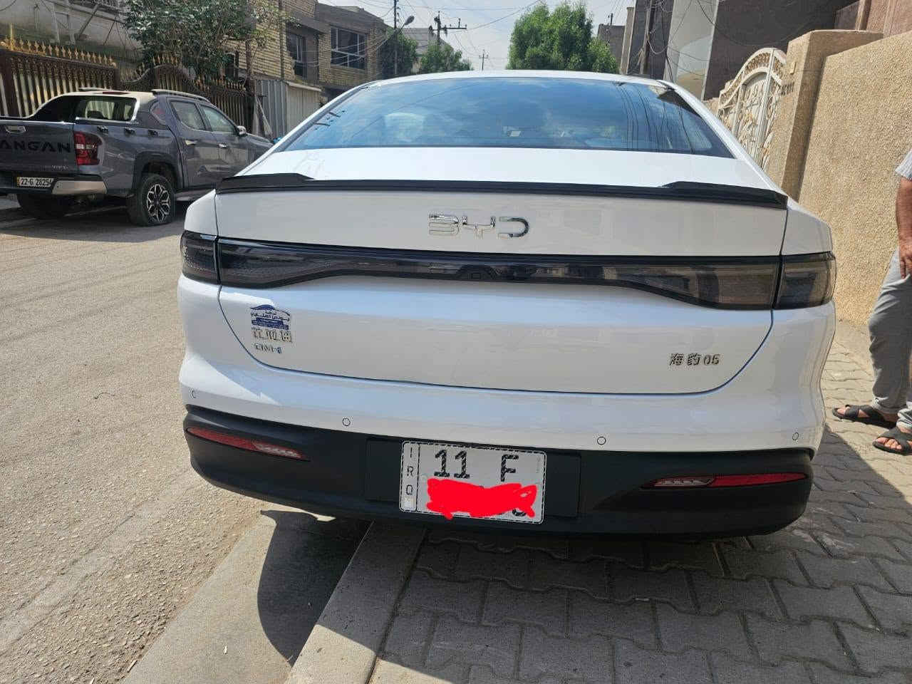 بي واي دي سيل 5 موديل 2025
Plug-in Hybrid – هايبرد قابل للشحن
ماشية 8000 كم فقط
كفالة عامة
السنوية باسمي ومثبتة لوحات
ثلاثة أنظمة تشغيل:
هايبرد + بنزين
شحن ذاتي
شحن خارجي
مدى إجمالي يصل إلى 2,200 كم
سعة خزان الوقود 65 لتر
محرك 1.5 لتر هجين
المواصفات:
مقاعد جلد أبيض
شاشة وسطية كبيرة
كاميرا خلفية دوارة
عدادات رقمية
بصمة + كارت
هاند بريك كهربائي + Auto Hold
إضاءة LED ولايت أوتو
إضاءة نهارية LED
تبريد قطعتين
10 إيرباك
ويل كب قياس 16
ستيرن جلد بخياطة
مع السيارة الشاحن الأصلي + الكارت + فوم معالجة الإطار + سستم سوادات
ملاحظة: بيها رصعه صغيره كلش، 
المكان: بغداد – الدوره
للتواصل: ***********
