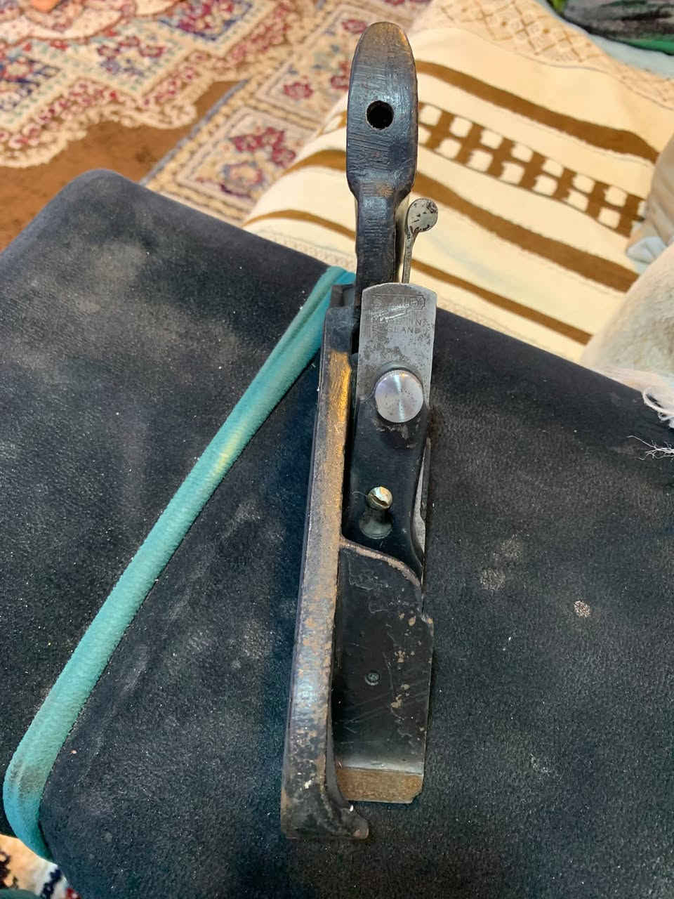 متاح ام جنبين ستانلي انكليزيه اصليه بيهه كسر بالمقدمه سعره 75 وتساب متوفر ***********

