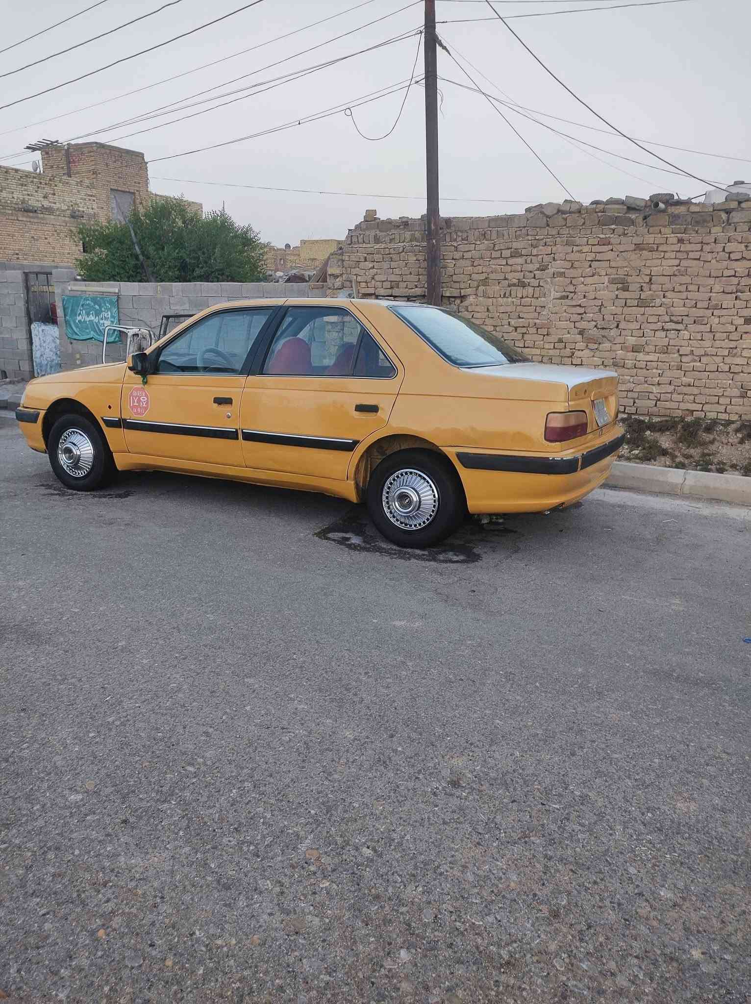 سياره بيجو باص الموديل 11 السعر 17 مكينه وكير مكفولات #المكان للعماره  ***********
