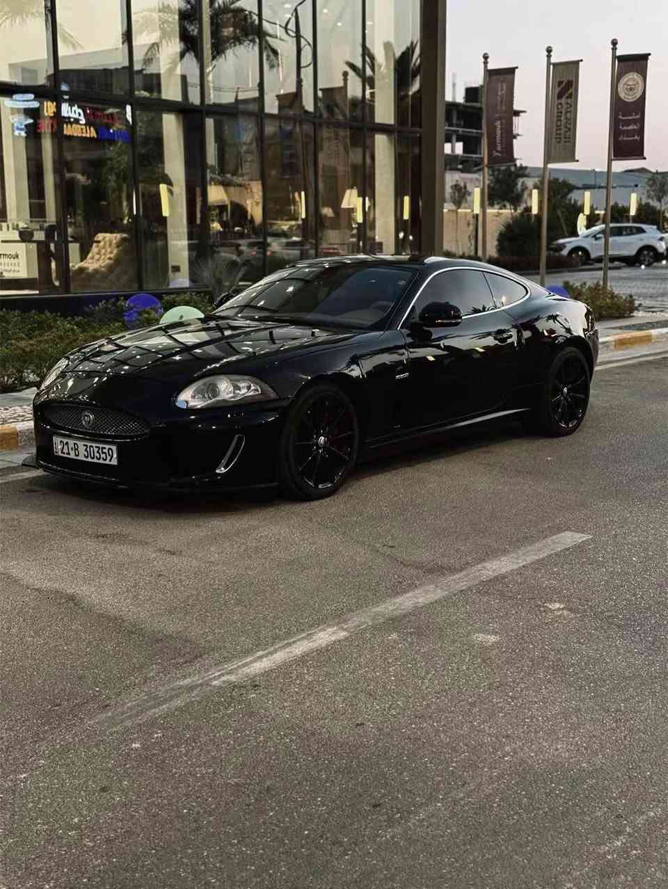 XK V8 • ٢٠١١ • حادث امامي