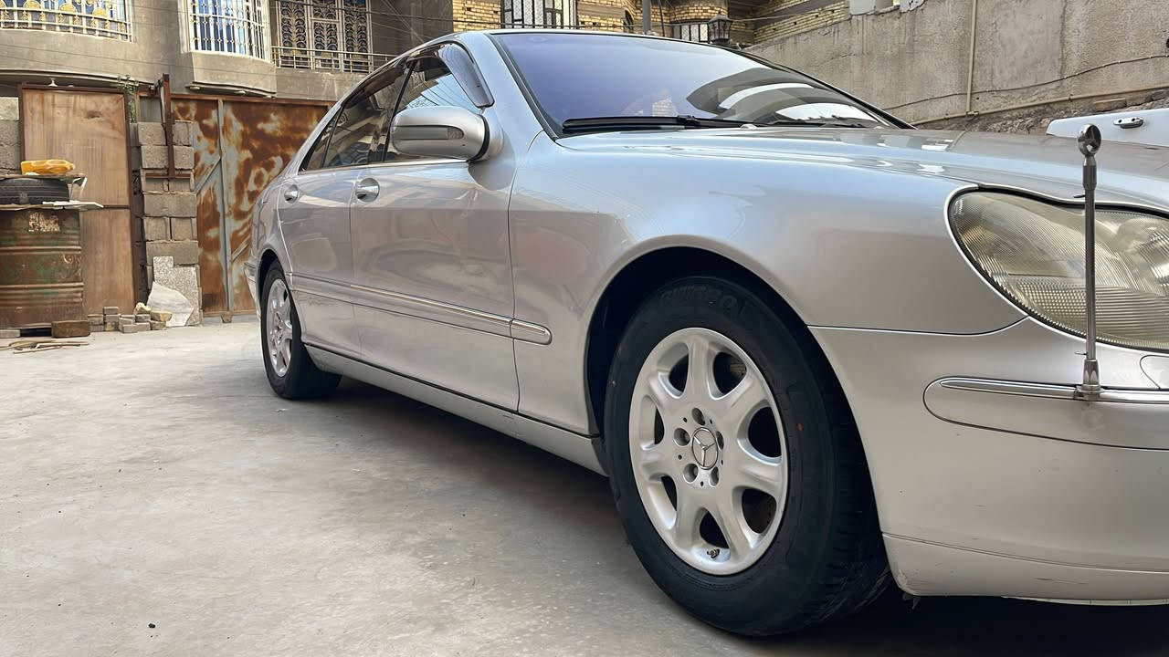 مرسيدس s500
مديل 2002
بيه قطعه كلير وصبغ صندوك
ماشيه 140 وقابل للزياده 
رقم بصره بسمي
١٤٠ بيه مجال 
الاتصال ***********
