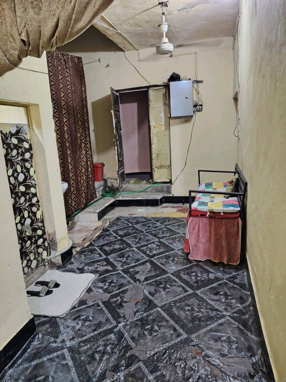 بيت لبيع مساحه 170  مكانه لحسينيه بل جريه بشارع  درويش