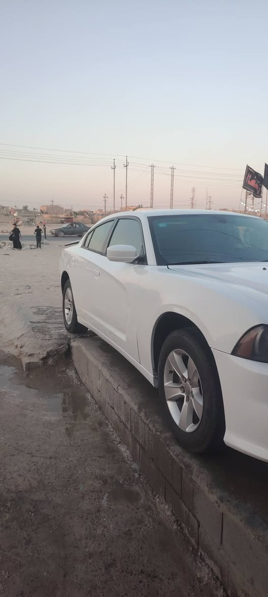 جارجر مديل 14 وارد امريكي بيها تبديل جاء ملق وبنيد بس مكفوبه من الضربه والصبق والمعجون محرك 360 تبريد حداده اكسن كير شرط الفحص امراوس عادي اورس  السعر 150 مكان السياره البصره الزبير للتواصل رقمي *********** استعمل وتساب
