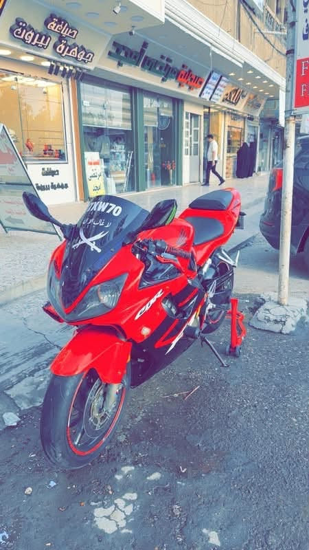 السلام عليكم
للبيع او المراوس بمحرك اكبر
Honda F4i

محرك 600cc

4 سلندر

ناقل حركة 6 غيارات

گير ومحرك كفالة

شلعة تشك الكاع

كهربائيات مكفولة كلة بلادي اي واير چطل ماكو

نضافة الكفرات 90‎%‎

باتري جديد

تايرات جدد

بلكات جدد 

فلاتر جدد

راديتر جديد يعني انسة شي اسمة حماوة

منضف الثلاجة والنوزلات وغرف الاحتراق يعني ادامة كاملة للمحرك

مي احمر زيتي

دهن موتول وبانزين محسن

عليها زراعة عيون حمر 

وبيهة منضومة زنون عالي ناصي

يعني من الاخير دراجة معتني بيها بشكل

الدراجة رقمها بغداد بأسمي لوحات انجليزية

تحويل ثاني يوم

مكاني بغداد حي العامل

السعر 4,800$ يعني 48 ورقة
رجائاً مايعجبك السعر اعبر المنشور السوك كلشي بي

***********
