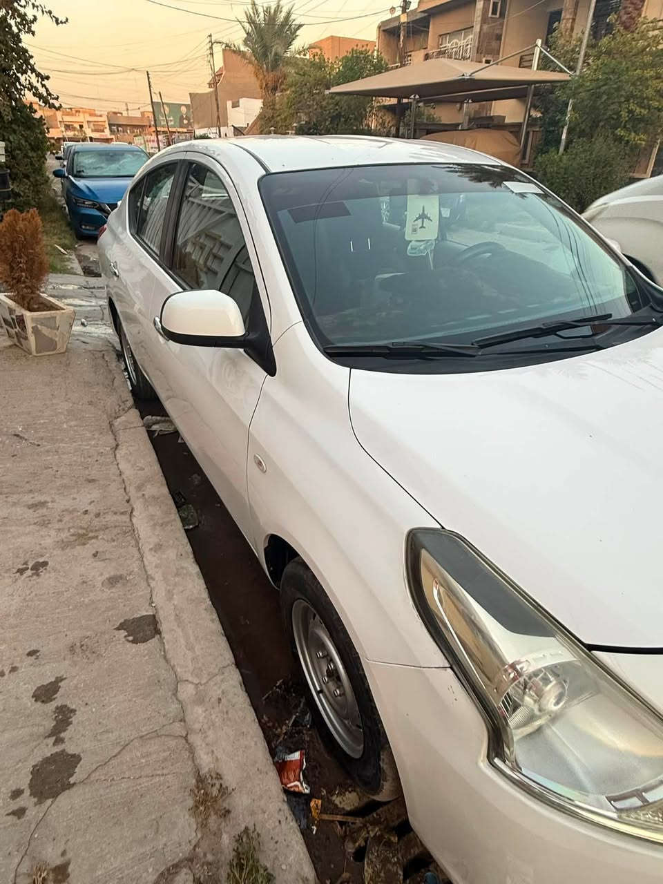 السلام عليكم 
نيسان صني هندي  موديل 2019 ام البليتة الزركة 
السيارة ماشية 158133
مكفولة مكينة وكير شرط ابيعلك سونار غير السونار مابيع السيارة بانزين سوبر ومحسن فقط فقط نوعية الدهن ميتاسو الياباني وعليها ادامة كل6 اشهر السيارة مداريها كلش عليها منظومة عدسات شمسي مثل ما موضح بالصور شاشة تدعم ابل كار بلي وتكدر تنزل هواي برامج بيها 
رقمها اربيل بأسمي وسنوية 2030 
سعرها 100 قفل واكو كلشي متوفر بالسوك روح دور بس اهم شي نظافة المكينة والكشر والسيارة ممتعوبة 
***********
