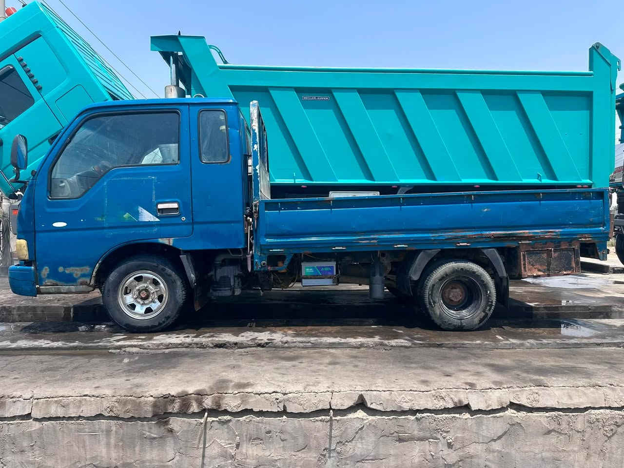 كيا فونتيرا موديل 98 قمارة قلاب رقم بصرة الماني سنويه 27 شرط تحويل محرك نظيف 3000  كير اكسل شرط سعر 55وبيه مجال *********** مكاني البصرة
