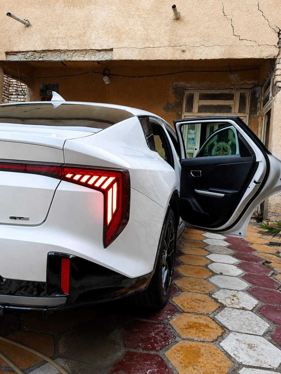 السلام عليكم
كي فور GT-Line 
فول مواصفات 
بصمه 
فتحه  وشفتات ستيرن 
كشنات جلد وتدفئه بالكشنات 
تبريد قطعتين وهواي مواصفات 
مابيه تبديل وبدون ايرباك 
مكان السياره ناصريه 
داخله بكتاب شهداء 
السعر 170 وبيه مجال 
للاستفسار ***********
