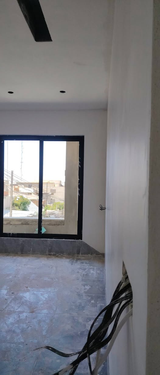 السلام عليكم لباخ جص متفرق حاليا شرط مساطر وزن شغلي موصل سهل نينوي***********
