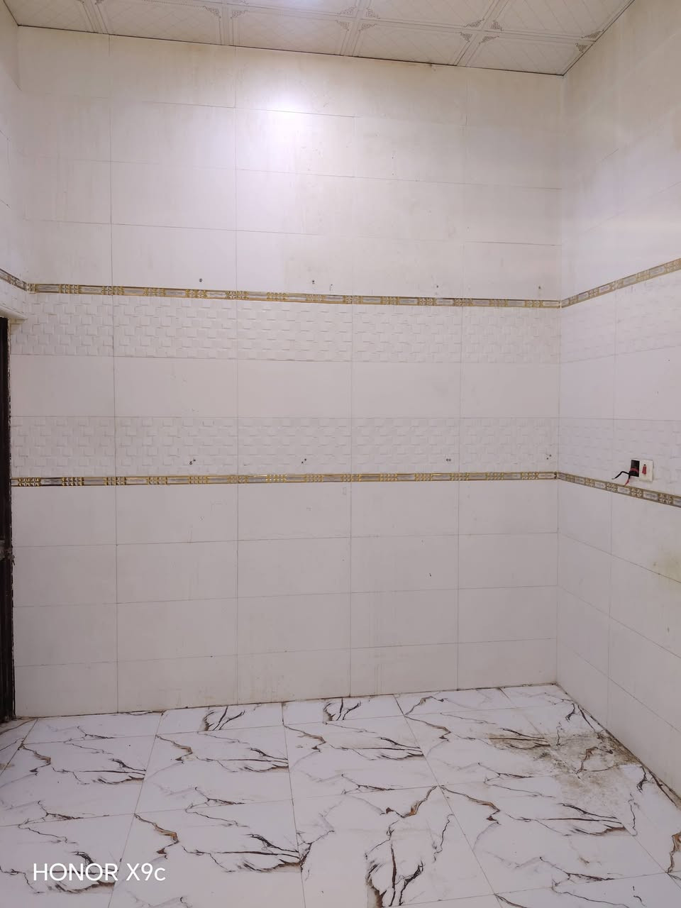 دار للبيع المساحه 100مترمربع🛖
العنوان بصره الجزيره منطقه زين العابدين 🏘
يحتوى علـّۓ 
غرفتين منام، أسقبال،مطبخ،صاله
صحيات داخليه خارجيه مناور
فارغ وجاهز للسكن 🔑
خدمات كامله🌹
السعر 55 وبي مجال للشراء فقط 
نوع العقار ملك صرف زراعي بأسم عراقي
للأستفسار📞
***********☎
***********☎
