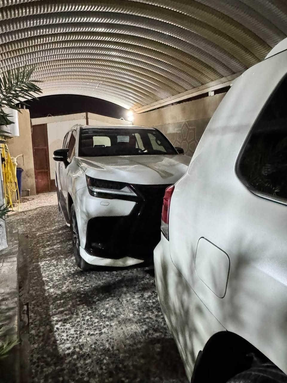 لكزس 2025 (LX700) نانو مغلفه ماشيه45 الف سعرها 14 شده قفل مكانها بصره ***********
