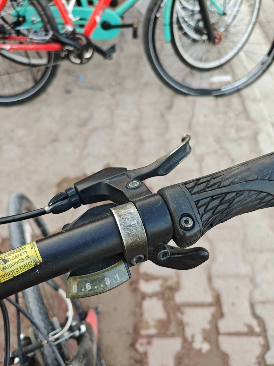 سلام عليكم
متوفر دراجه هجين GIANT CROSTAR 🚴‍♂️

معدن المنيوم بالكامل 💯

سستم  SHIMANO 8×2 

 تُعد واحدة من أخف الدراجات الهجينة في فئتها بوزن يقل عن 10kg

قياسM فريم 50Cm 

قياس اطارات 28وقابل للتزويد 

دراجه باله غير مستخدمه بالعراق نظافة 90% ✅

تفاصيل اكثر خاص 

متوفر توصيل جميع المحافظات 
***********
