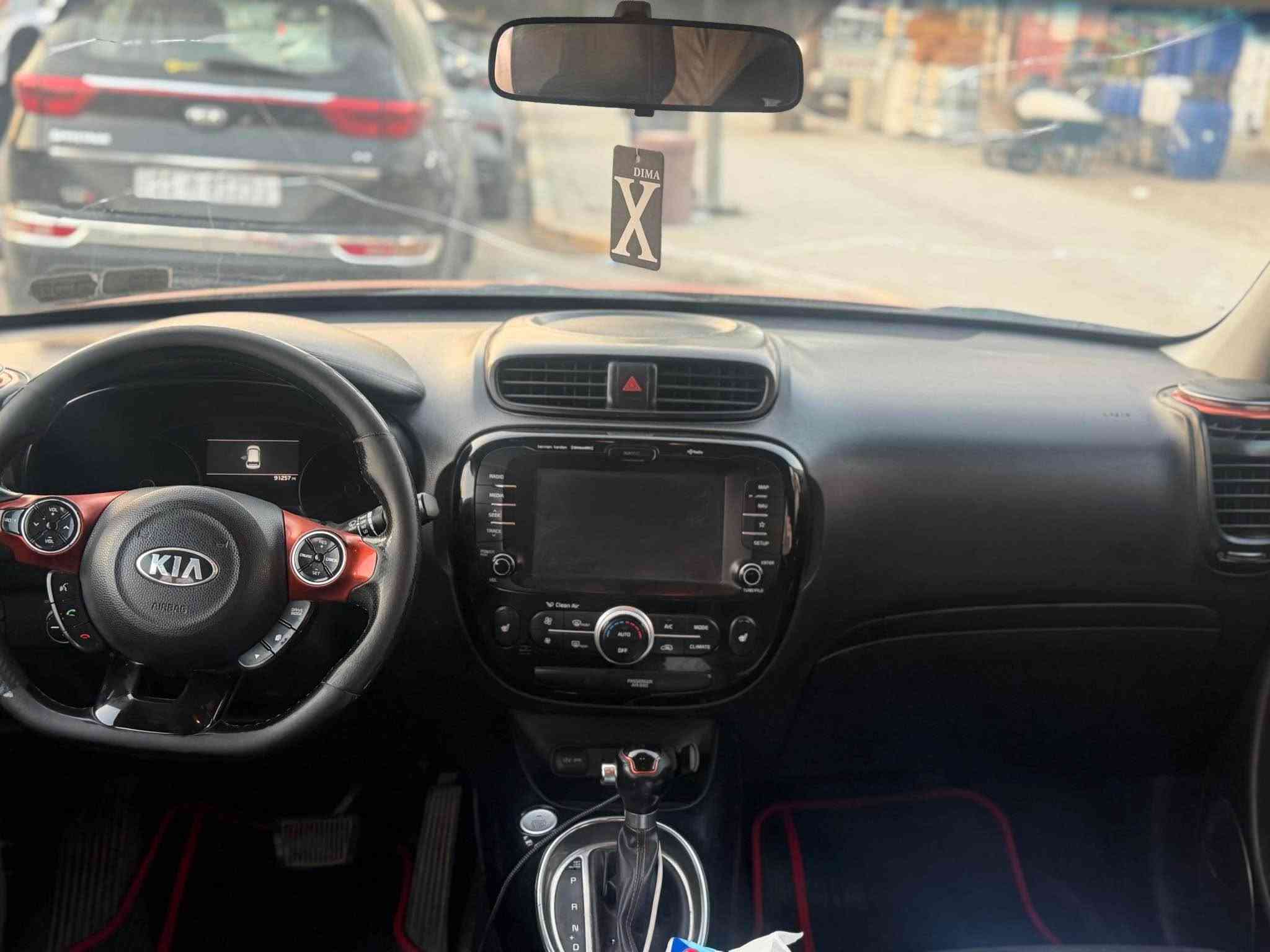 صول فول مواصفات عدة الفتحة  موديل 18 وارد امريكي محرك 1600 تيربو 
حدثه بنيد وجاملغ الباقي ليبل واحد 
رقم بغداد 
تشتغل عل بانزين العادي بدون اي دونص 
مري شفط اشاير بالمري رادار كشنات كهرباء كشنات جلد هيتر ستيرن تتفئة بالكشن شاشة جبيرة كامرة خلفية ثلاث انضمة للقيادة 
الاستفسار 
*********** بغداد, العراق
