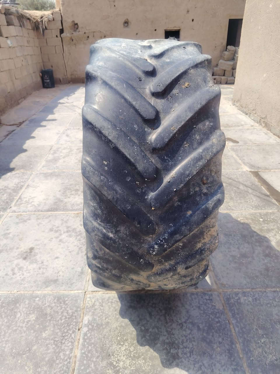 إطار نظيف للبيع حجم 28/65/540 واسط قضاء الحي 
الاتصال ***********
  
          ***********
@
